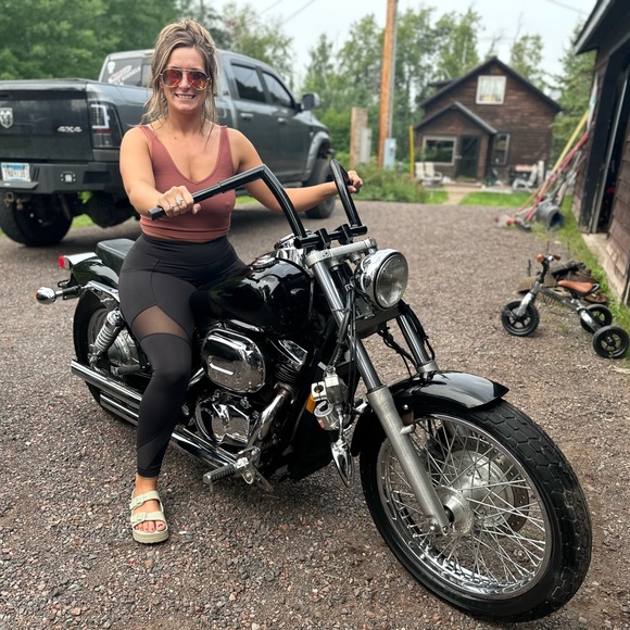 Meet your Posher, Cassandra - Picture 2 of 6